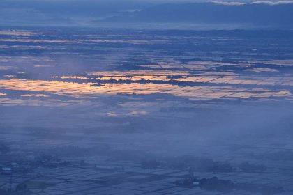 朝霧の蒲原平野